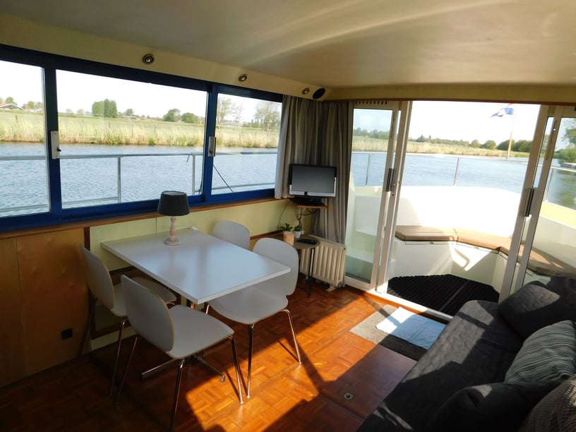 IJsselstein Motorboat 2 cabin 6 berths 6 guests 10.5 m Listing Number: #28492 2