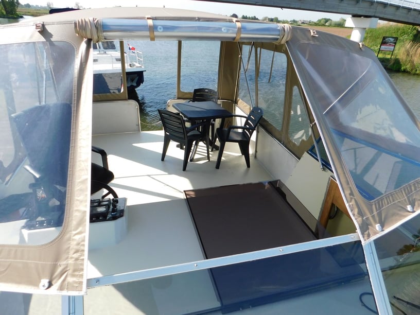 IJsselstein Motorboat 2 cabin 6 berths 6 guests 10.5 m Listing Number: #28492 5