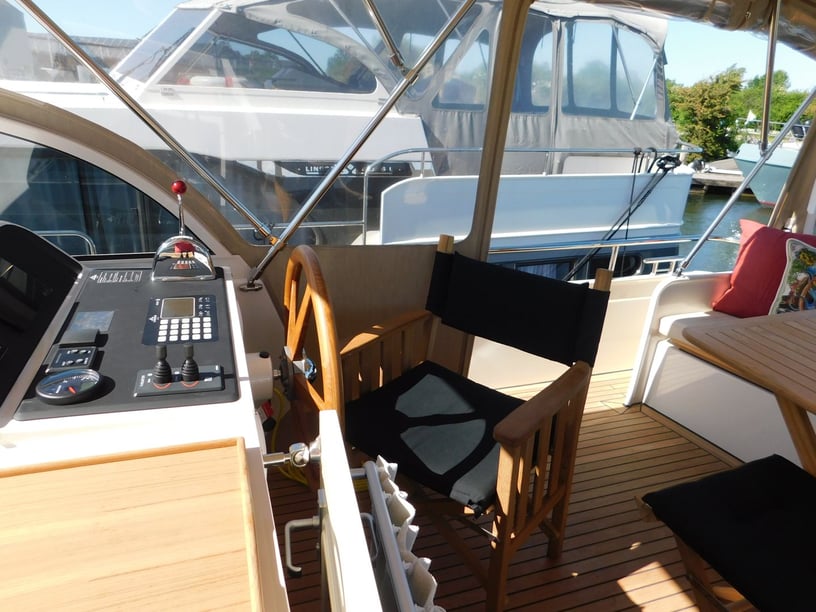 IJsselstein Motorboat 2 cabin 6 berths 6 guests 10.7 m Listing Number: #28493 4