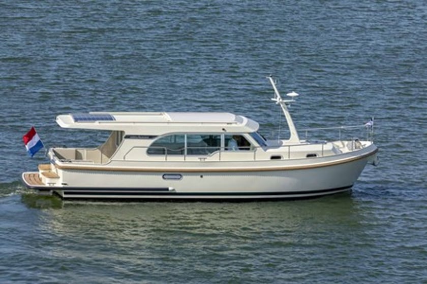 IJsselstein Motorboat 1 cabin 4 berths 4 guests 10.7 m Listing Number: #28501 5