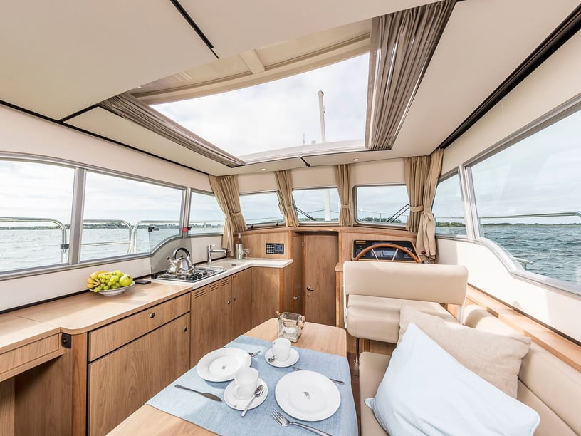 IJsselstein Motorboat 1 cabin 4 berths 4 guests 10.7 m Listing Number: #28501 2