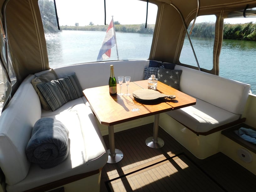 IJsselstein Motorboat 2 cabin 4 berths 4 guests 10.7 m Listing Number: #28502 2