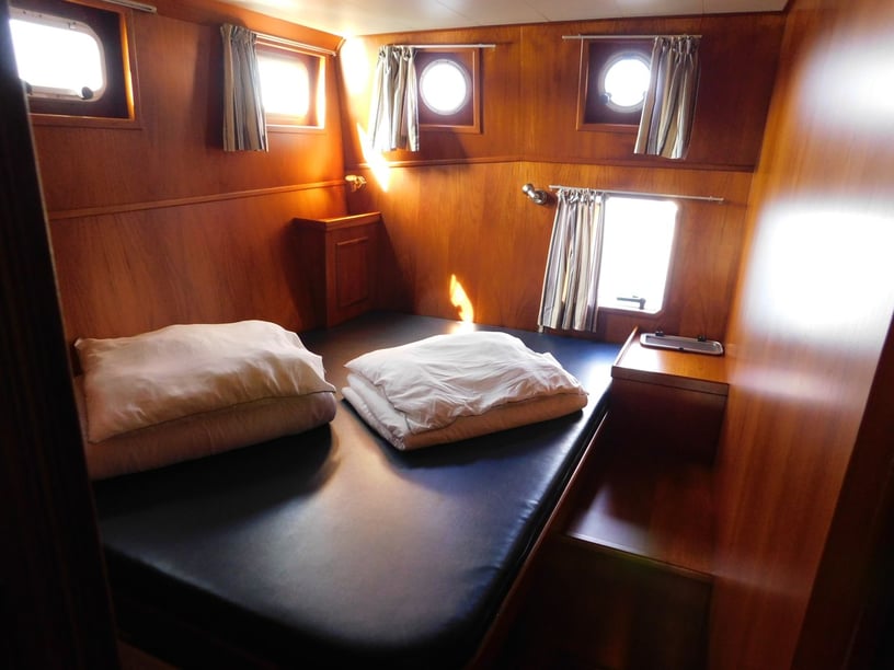 IJsselstein Motorboat 4 cabin 10 berths 10 guests 14.3 m Listing Number: #28503 3