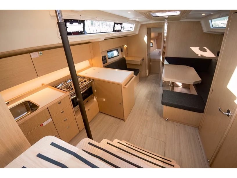 Cogolin Sailboat 3 cabin 8 berths 8 guests 12.13 m Listing Number: #28505 2