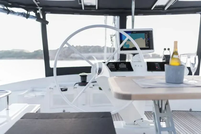 Lavrion Catamaran Cabine 6  12  slaapplaatsen 12  gasten 15.84 m Lijstnummer: #28509 3