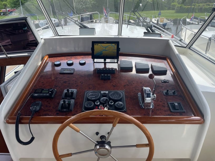 Akkrum Motorboot Cabine 3  6  slaapplaatsen 10  gasten 12.9 m Lijstnummer: #28510 3