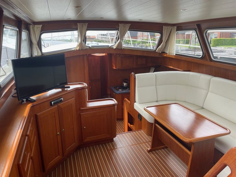 Akkrum Motorboot Cabine 3  6  slaapplaatsen 10  gasten 12.9 m Lijstnummer: #28510 2