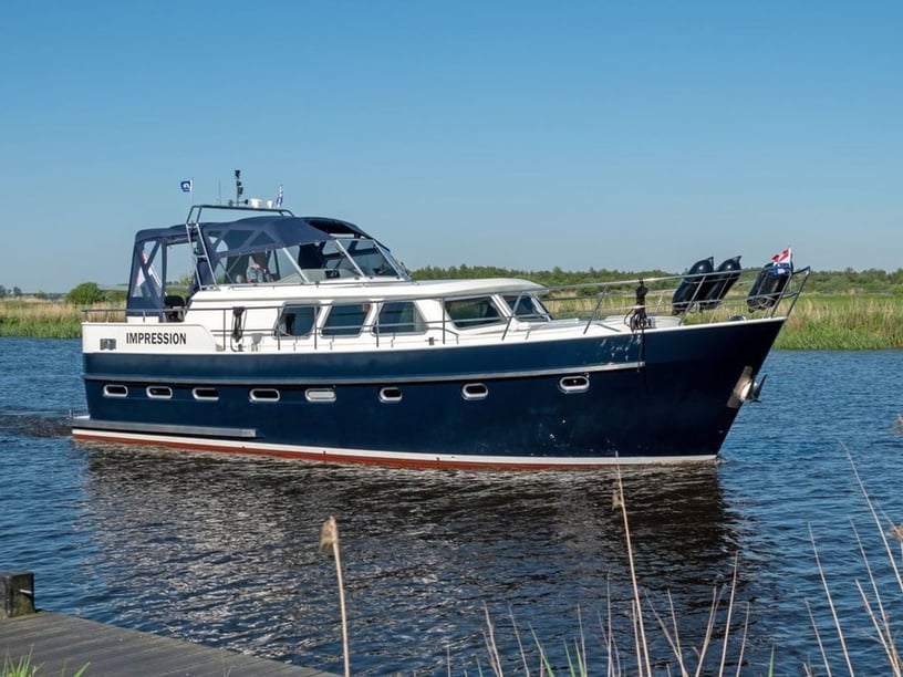 Akkrum Motorboot Cabine 3  6  slaapplaatsen 10  gasten 12.9 m Lijstnummer: #28510