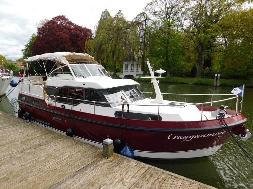 IJsselstein Motorboat 2 cabin 6 berths 6 guests 10.7 m Listing Number: #28511