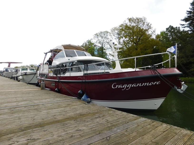 IJsselstein Motorboat 2 cabin 6 berths 6 guests 10.7 m Listing Number: #28511 3