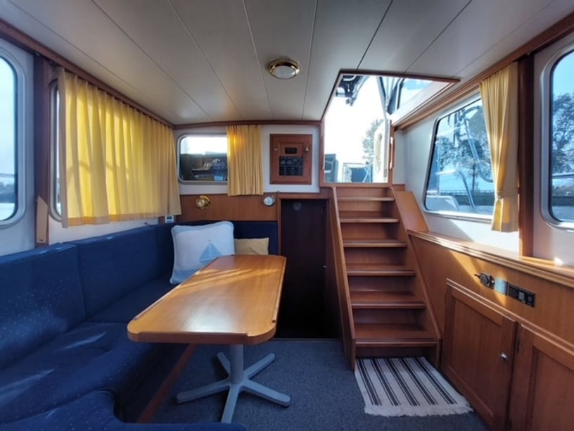 IJsselstein Motorboat 2 cabin 6 berths 6 guests 9.14 m Listing Number: #28513 2