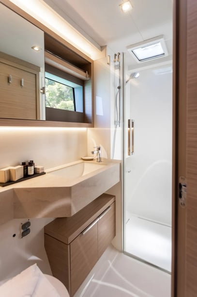 Lefkada Katamaran 6 Kabine 10 Liegeplätze 10 Gäste 16.35 m Nummer des Inserats: #28521 4