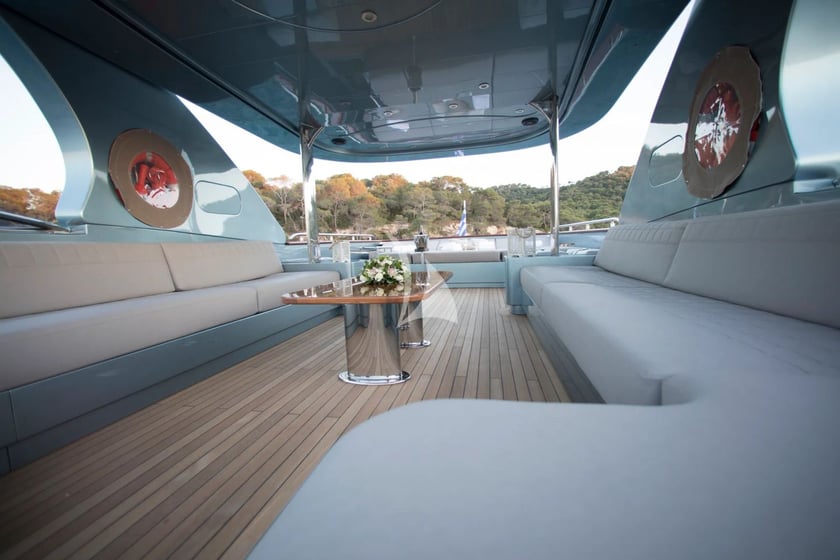 Athene Motorjacht Cabine 5  12  slaapplaatsen 12  gasten 34 m Lijstnummer: #28526 3