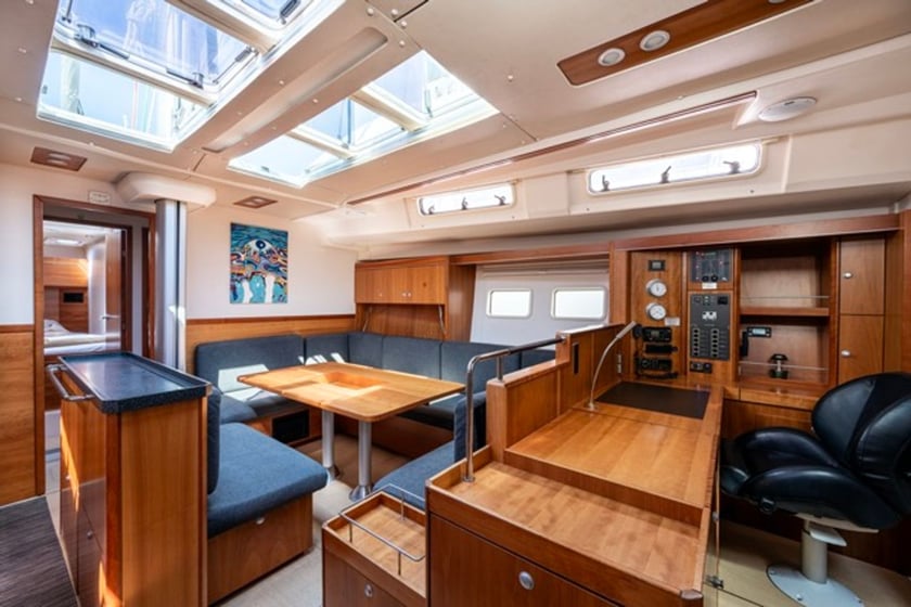 Pireo Barca a vela cabina 5  cuccette 9  9  ospiti 17.15 m Numero dell'inserzione: #28532 2