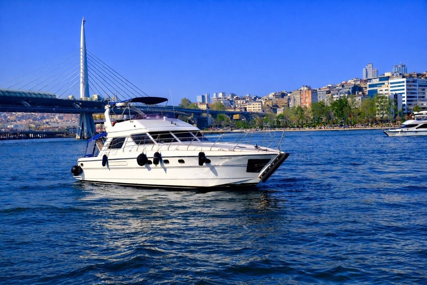 Halic Motorjacht   12  gasten 18 m Lijstnummer: #28536