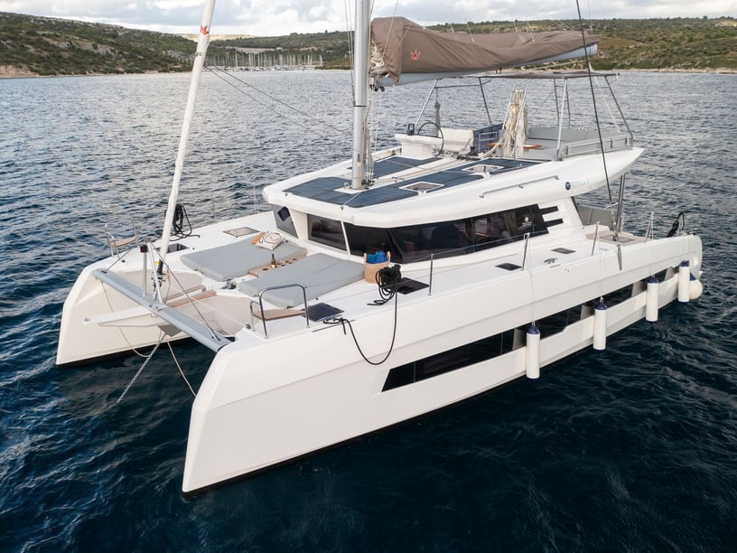 Rodi (IT) Catamarano cabina 5  cuccette 9  9  ospiti 13.42 m Numero dell'inserzione: #28542