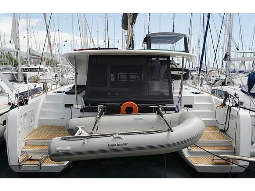 Preveza Catamarán Cabina 4  10  literas 10  invitados 11.74 m Número de anuncio: #28545