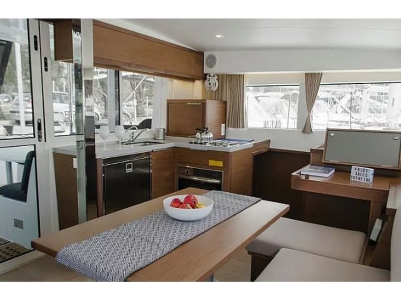 Preveza Catamarán Cabina 4  10  literas 10  invitados 11.74 m Número de anuncio: #28545 2