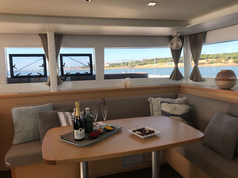 Sant Antoni de Portmany Katamaran 3 kabin Konaklama 6 kişi Seyir 12 kişi 13.96 m İlan No: #28547 3