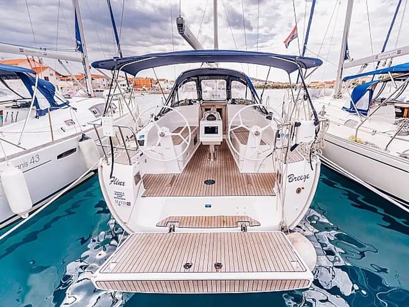 Murter Sailboat 3 cabin 8 berths 8 guests 11.3 m Listing Number: #28553