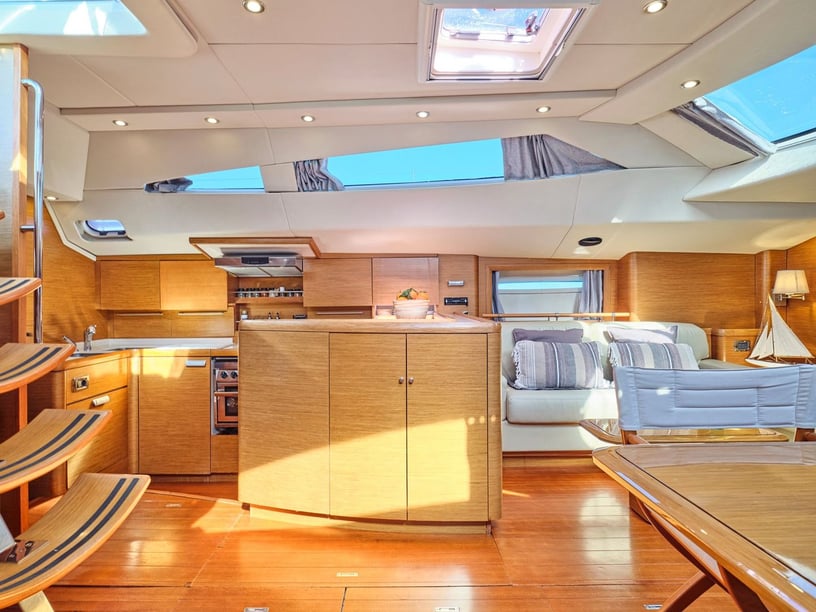 Atenas Velero Cabina 3  6  literas 6  invitados 19.3 m Número de anuncio: #28568 4