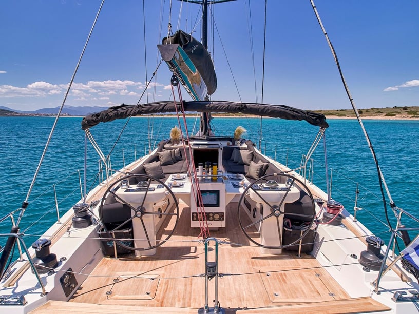 Atenas Velero Cabina 3  6  literas 6  invitados 19.3 m Número de anuncio: #28568 3