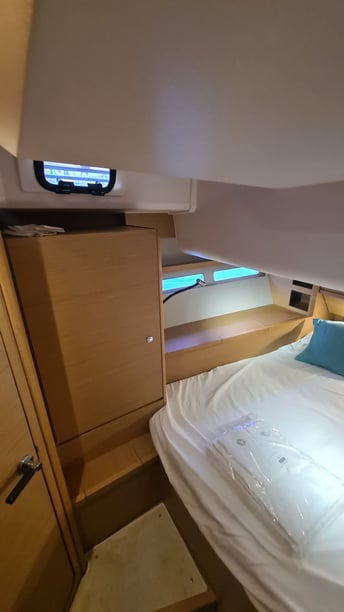 Castellammare del Golfo Yelkenli 4 kabin Konaklama 9 kişi Seyir 9 kişi 17.7 m İlan No: #28579 5