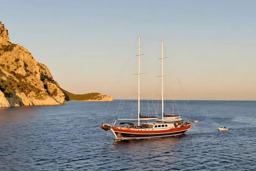 Bozburun Motor Yacht 6 cabin 12 berths 12 guests 36 m Listing Number: #28581 3