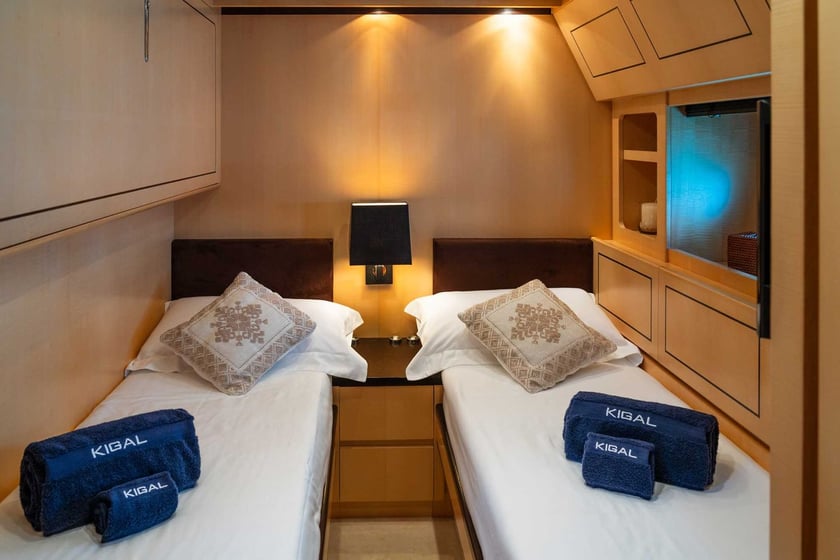 Porto Rotondo Yate a motor Cabina 3  7  literas 7  invitados 26.88 m Número de anuncio: #28592 3