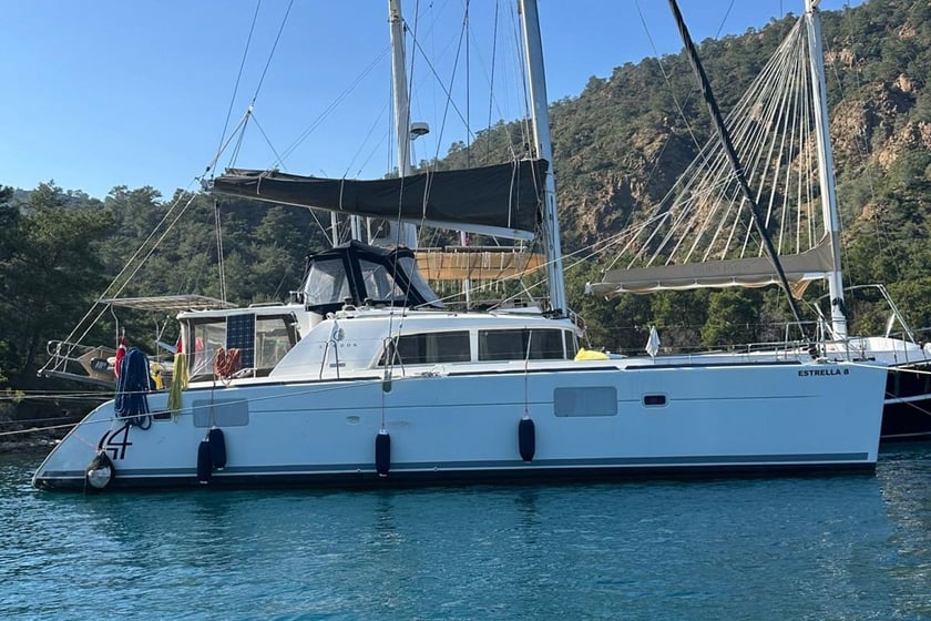 Gocek Catamaran Cabine 4  8  slaapplaatsen 8  gasten 14 m Lijstnummer: #28597