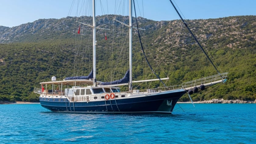 Marmaris Gulet 5 cabin 12 berths 12 guests 27 m Listing Number: #28598 2