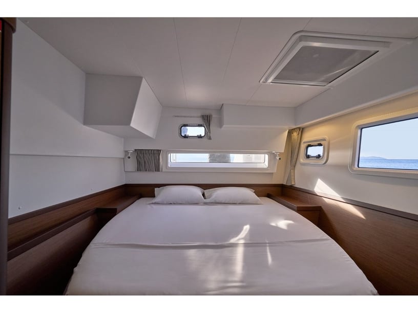 Vlichada Catamaran 4 cabin 8 berths 8 guests 12.94 m Listing Number: #28600 2