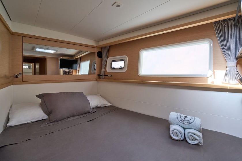 Vlichada Catamaran 4 cabin 8 berths 8 guests 12.94 m Listing Number: #28600 5