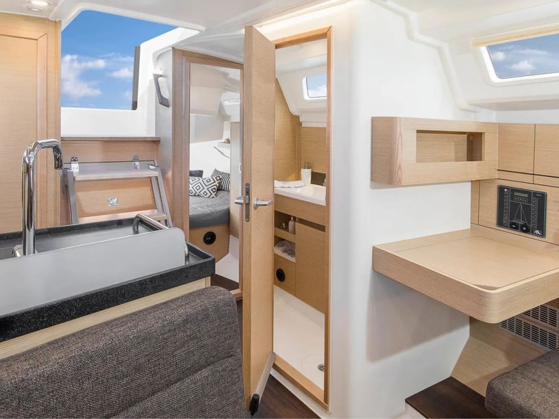 Grimaud Voilier Cabine 2  Couchettes 6  Invités 6  10.4 m Numéro de l'annonce: #28611 4