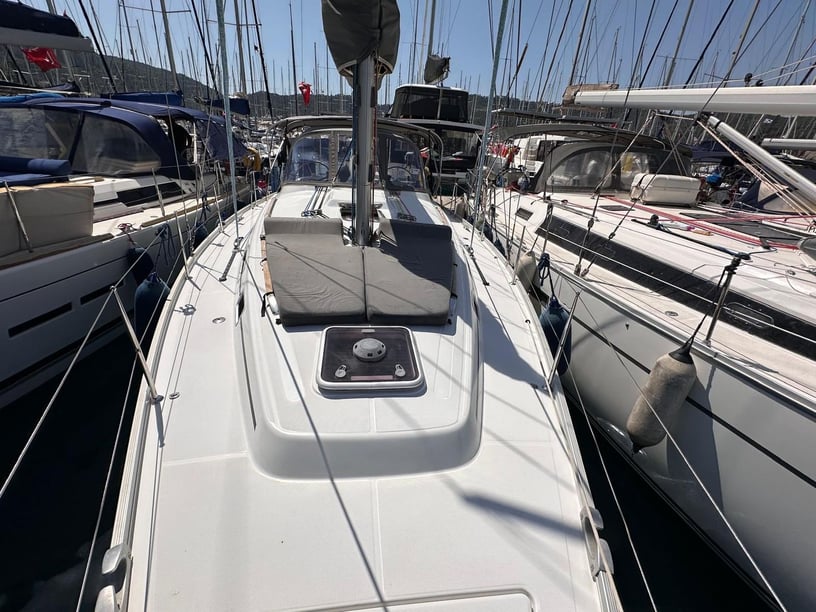 Fethiye Sailboat 3 cabin 6 berths 6 guests 11.97 m Listing Number: #28623 5