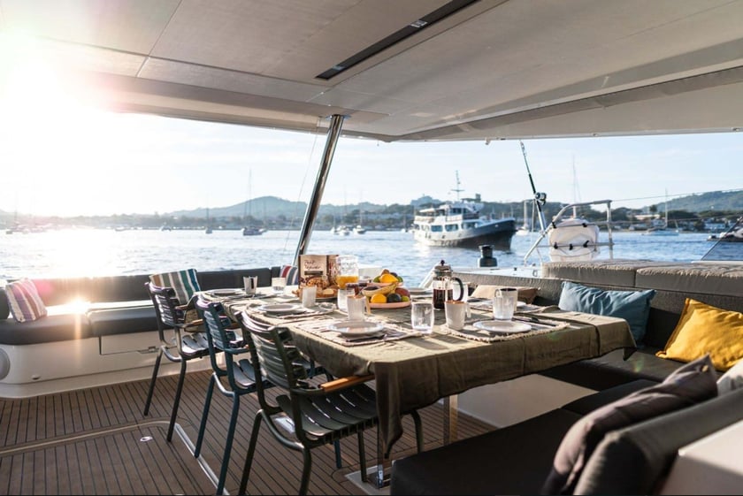 Cogolin Katamaran 4 kabin Konaklama 8 kişi Seyir 8 kişi 18.21 m İlan No: #28626 5