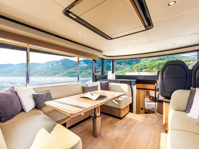 Seget Donji Yacht a motore cabina 3  cuccette 6  14  ospiti 16 m Numero dell'inserzione: #28629 2