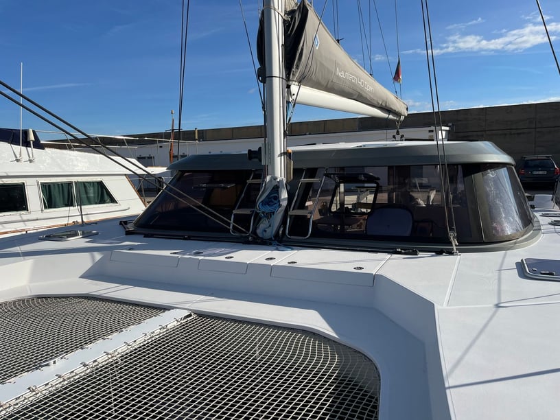 Punat Catamaran Cabine 6  10  slaapplaatsen 10  gasten 11.99 m Lijstnummer: #28631 4