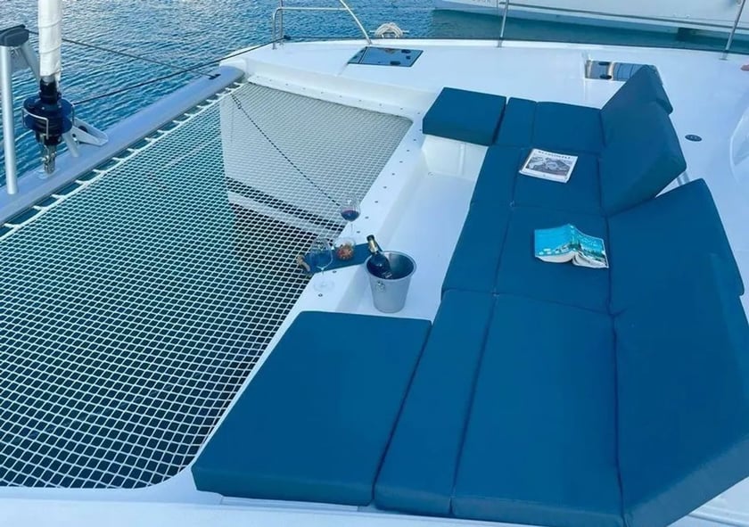 Punat Catamaran Cabine 4  10  slaapplaatsen 10  gasten 12.58 m Lijstnummer: #28632 3