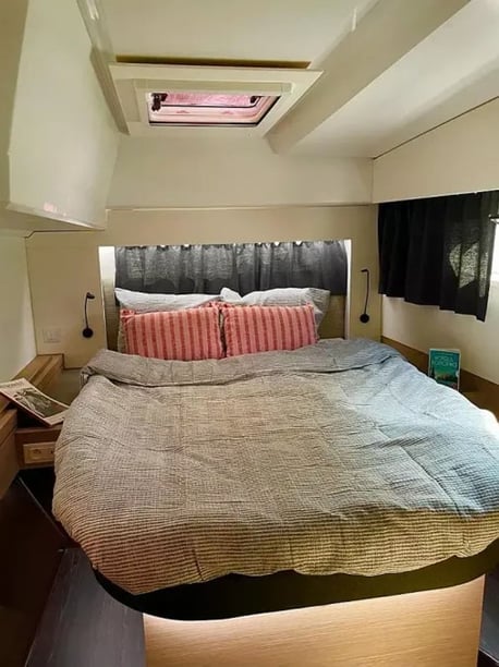 Primošten Catamaran Cabine 4  Couchettes 10  Invités 10  12.58 m Numéro de l'annonce: #28633 3