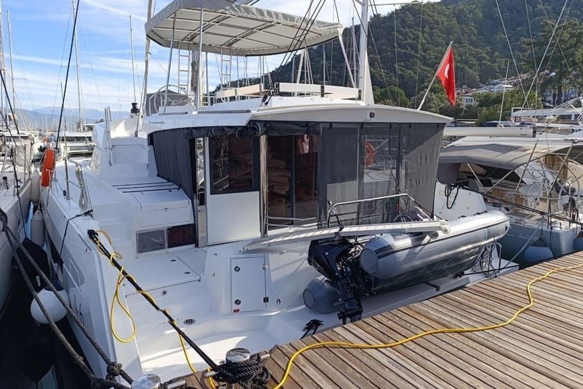 Fethiye Katamaran 5 kabin Konaklama 9 kişi Seyir 9 kişi 14.28 m İlan No: #28658