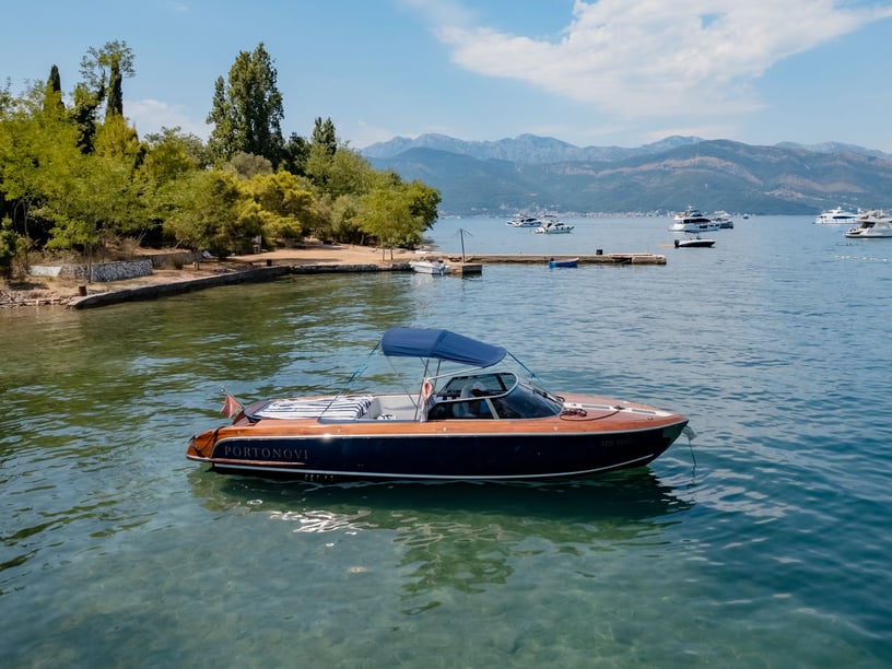 Portonovi Motorboot  1 Liegeplätze 8 Gäste 9.3 m Nummer des Inserats: #28663 5