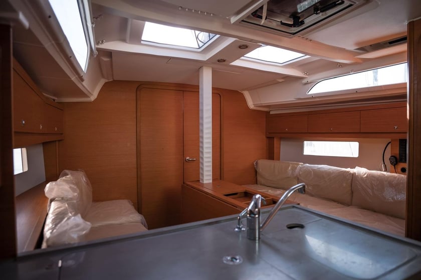 Castellammare del Golfo Yelkenli 3 kabin Konaklama 6 kişi Seyir 12 kişi 10.77 m İlan No: #28666 5