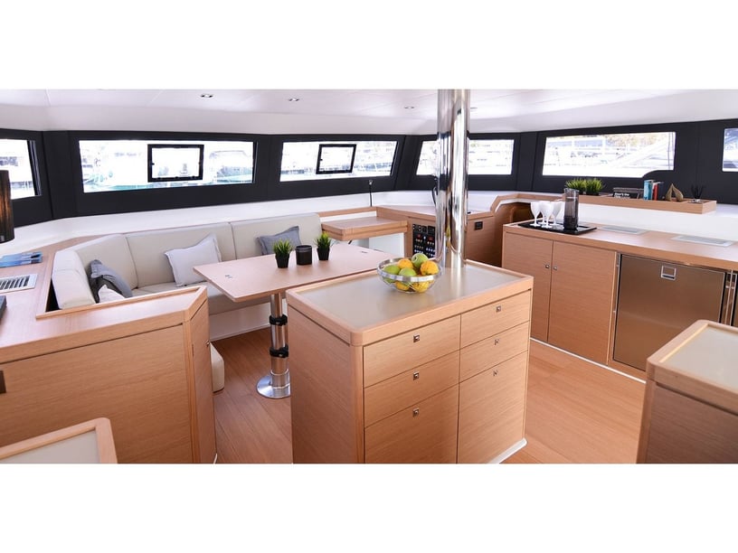 Paros Catamarán Cabina 5  12  literas 12  invitados 14.6 m Número de anuncio: #28669 2