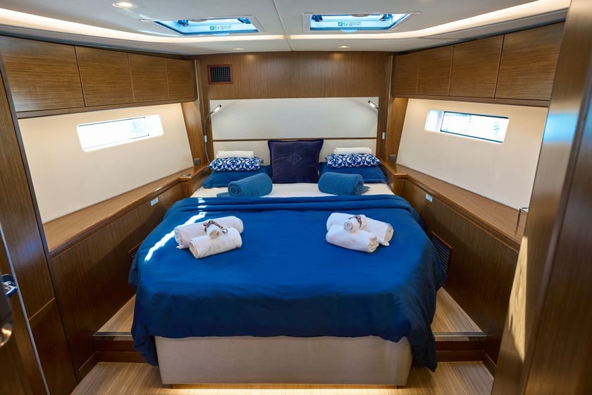Olbia Zeilboot Cabine 3  8  slaapplaatsen 8  gasten 16.73 m Lijstnummer: #28693 5