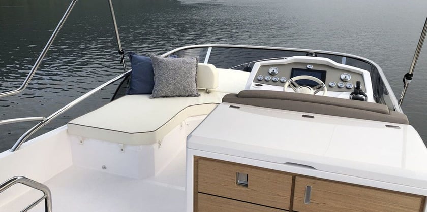 Sebenico Motoscafo cabina 2  cuccette 5  5  ospiti 13.1 m Numero dell'inserzione: #28694 5