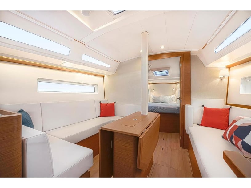 Salerno Barca a vela cabina 3  cuccette 8  8  ospiti 11.22 m Numero dell'inserzione: #28730 2