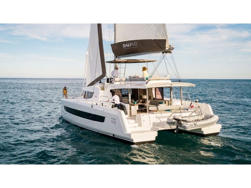 Sant Antoni de Portmany Catamarán Cabina 4  8  literas 8  invitados 14.28 m Número de anuncio: #28731