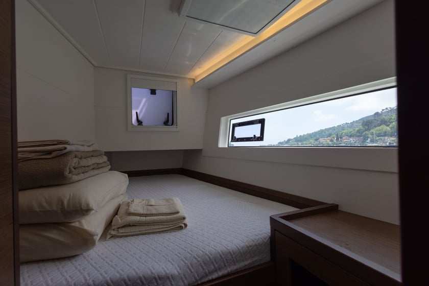 Bocca di Magra Catamaran 4 cabin 10 berths 10 guests 11.74 m Listing Number: #28734 4
