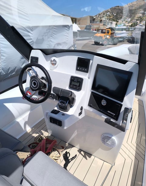 Gouvia Motorboat   8 guests 11 m Listing Number: #28740 4